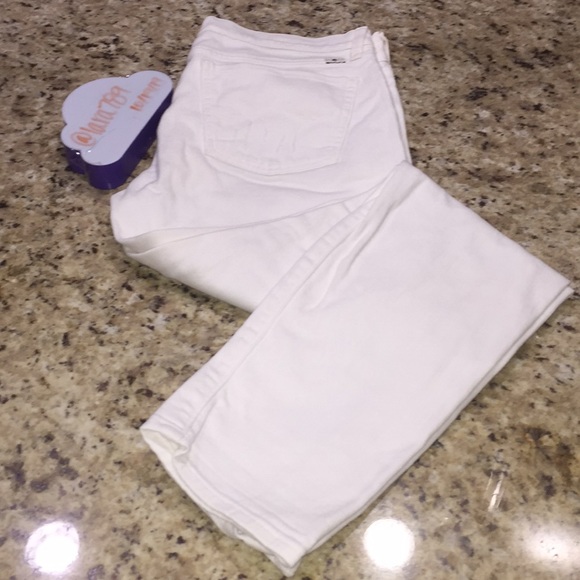 Lucky Brand Jeans - Picture 1 of 8